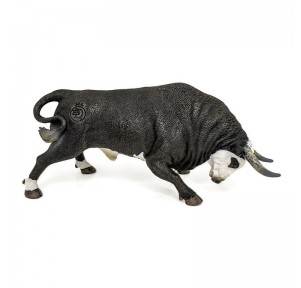 Toro Bravo Cara Blanca Embistiendo